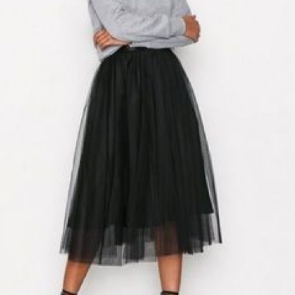 H&M Black Midi Tulle Skirt